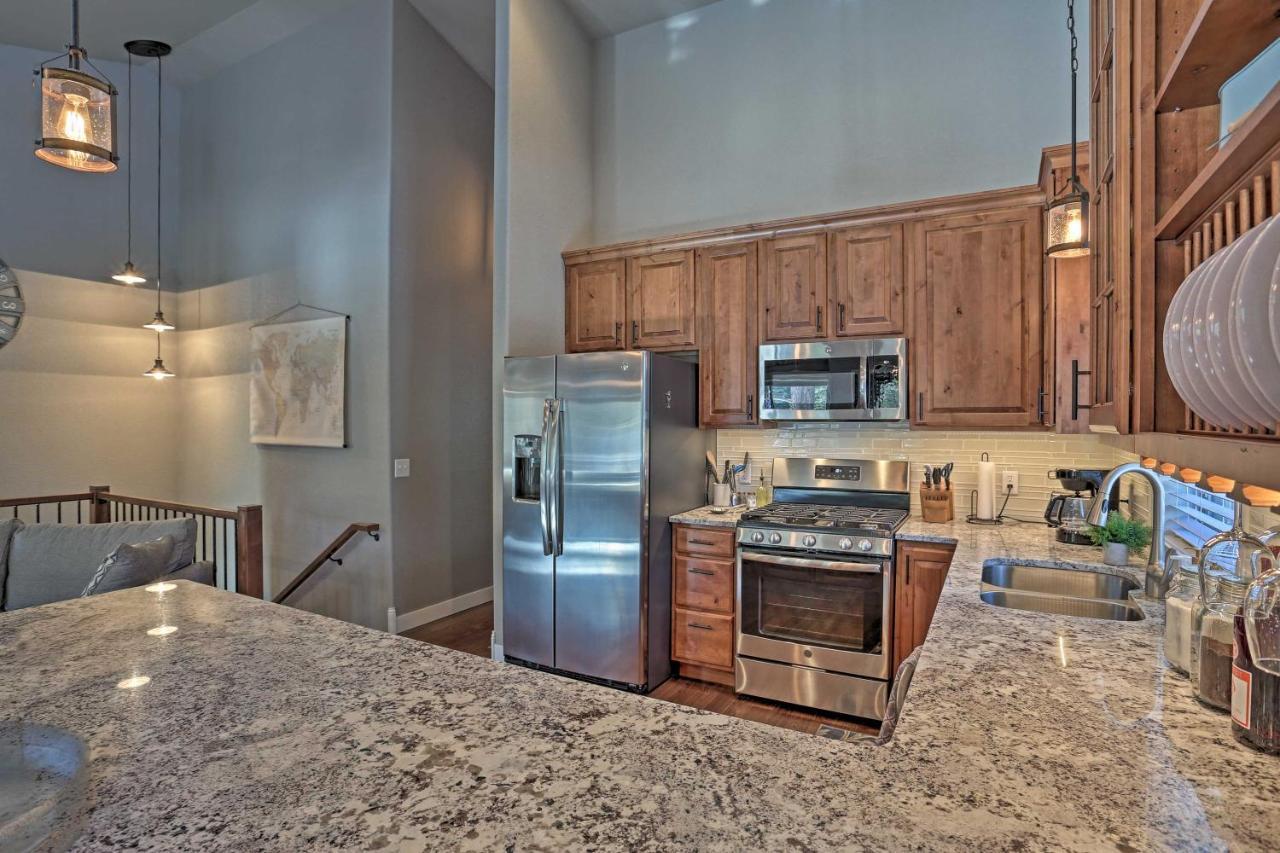 Lead Family Home With Hot Tub, 2 Mi To Deer Mountain Exteriér fotografie