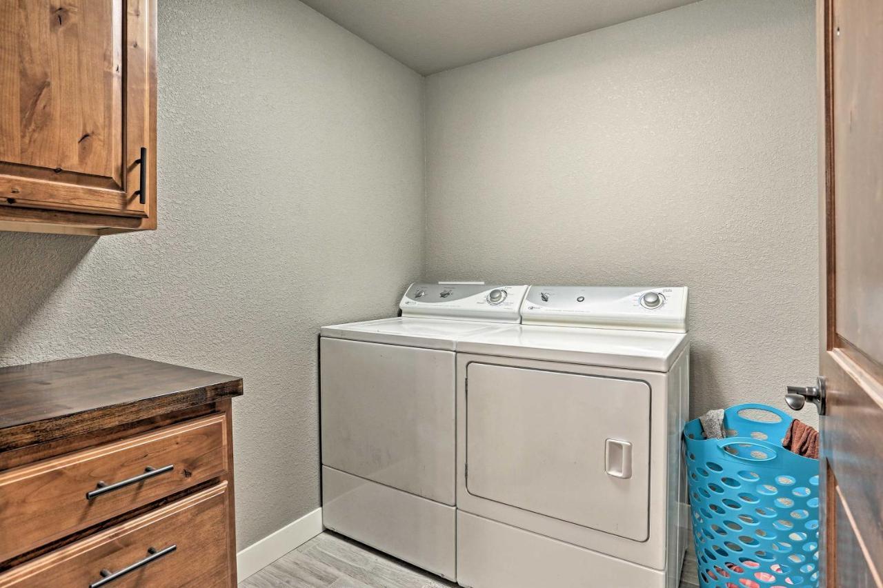 Lead Family Home With Hot Tub, 2 Mi To Deer Mountain Exteriér fotografie